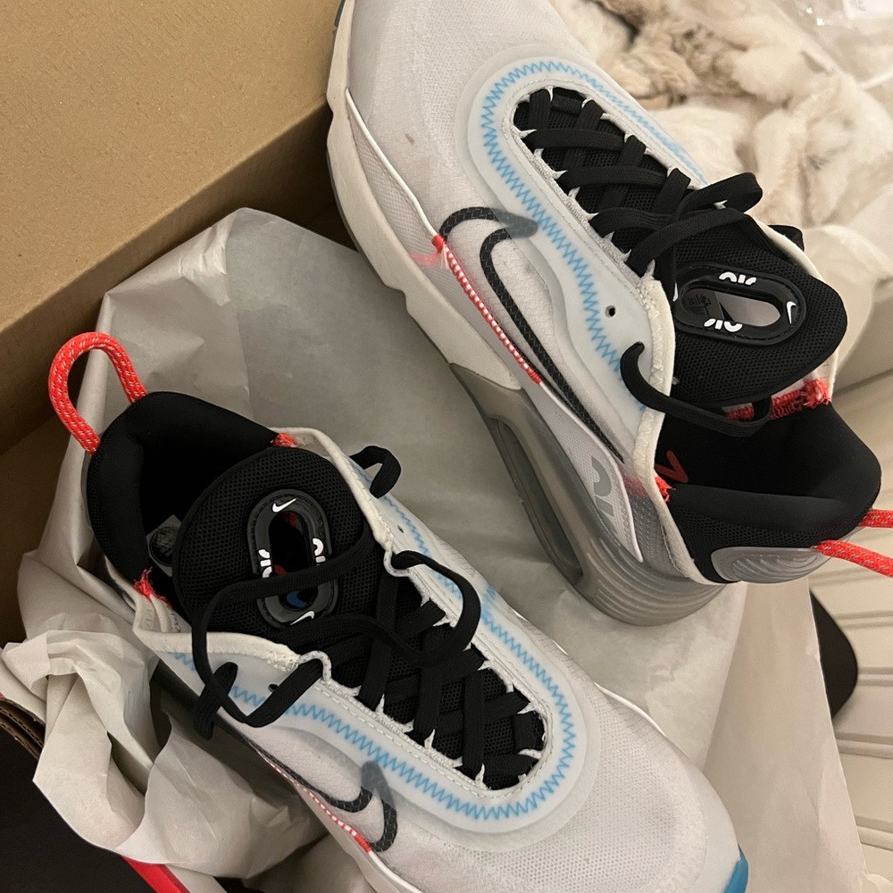 Nike Air Max 2090 white black blue orange running shoe size 6.5 worn2x